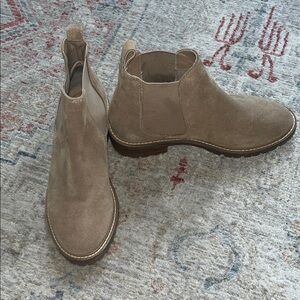 Steve Madden Brown Suede Ankle Booties